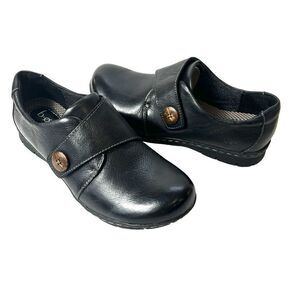 Born b.o.c Womens Size 9.5M Comfort Casual Black Leather Slip/Snap On Flat Shoes